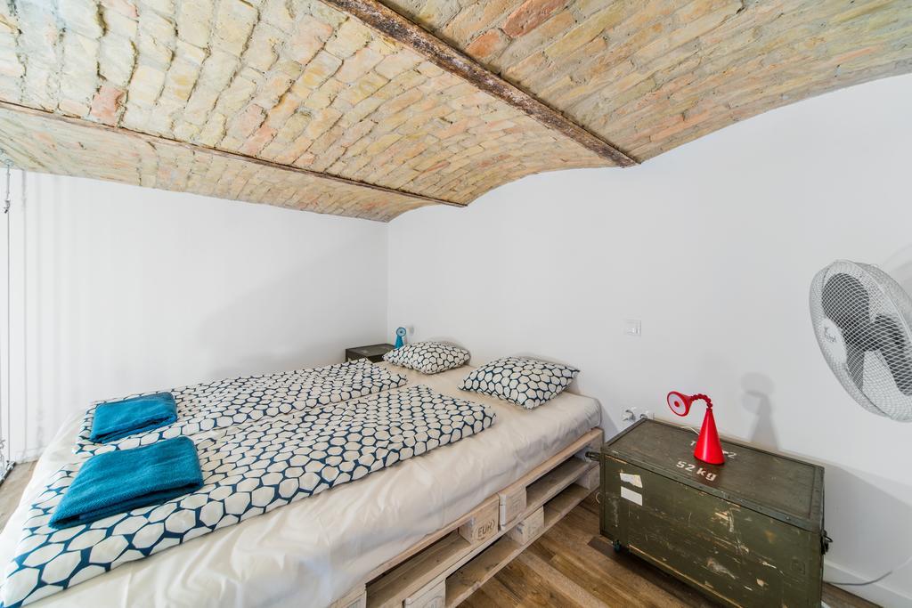 Kazinczy At Szimpla Apartment ブダペスト エクステリア 写真